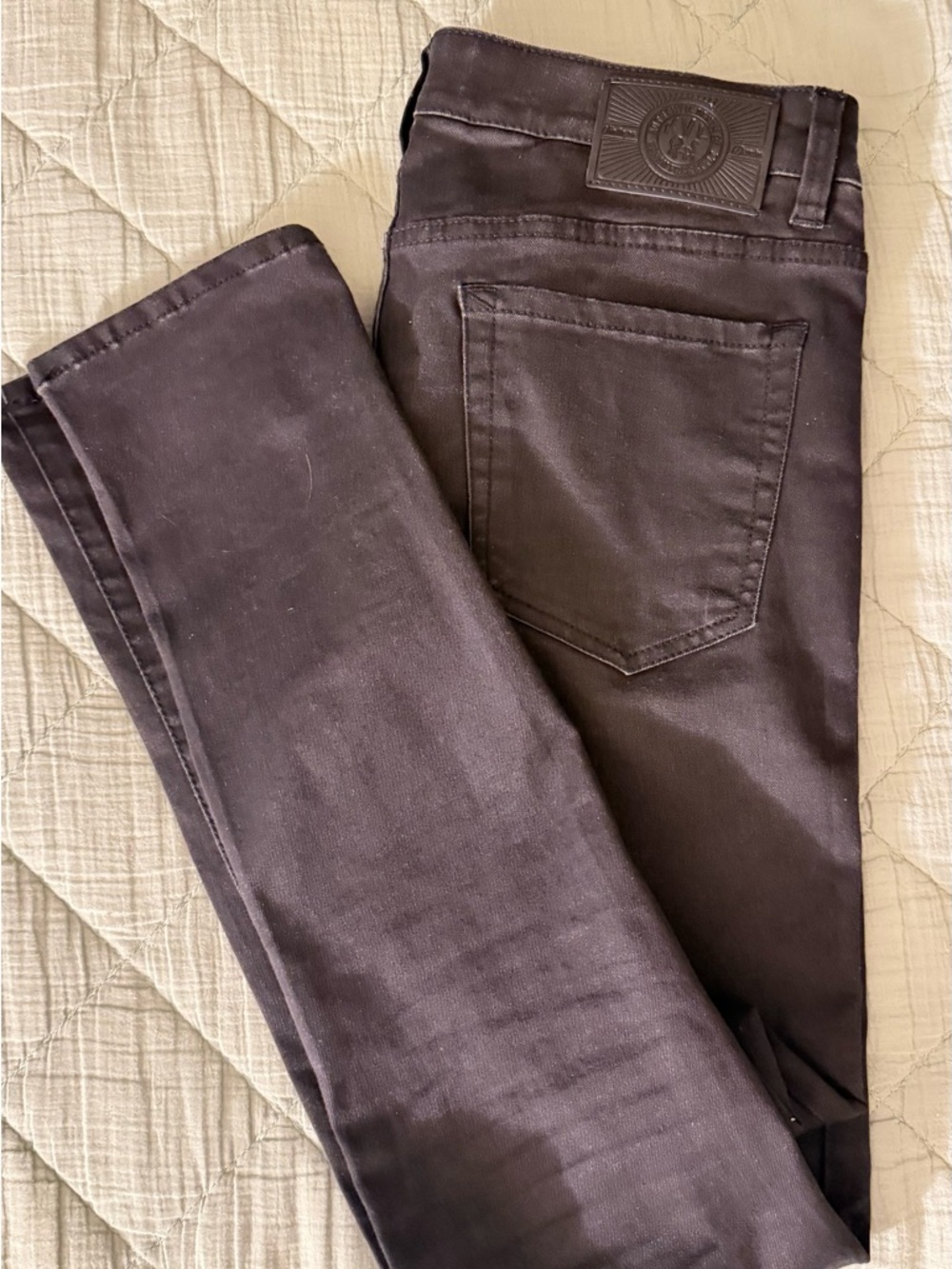 Slim Stretch Black Men’s Jeans with Subtle Logo Patch